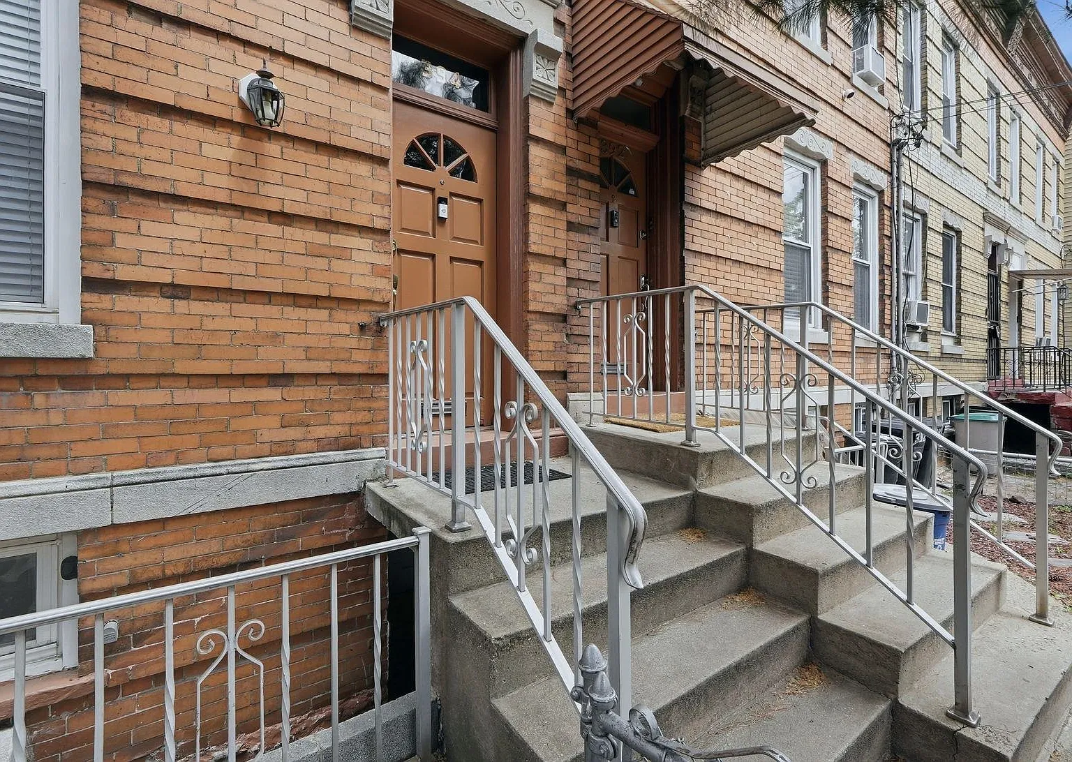 2 bed, 1.0 bath, $2,400 — Photo 2