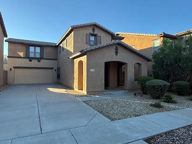 3 bed, 2.5 bath, 1692 sqft, $1,925 — Photo 2