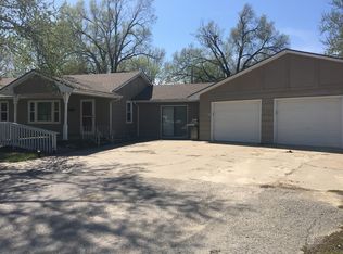 327 S 2nd St, Osage City, KS 66523