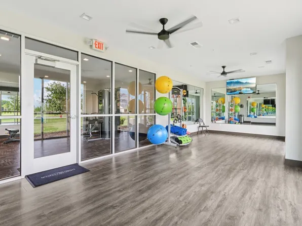 Flats at Spring Mill Station