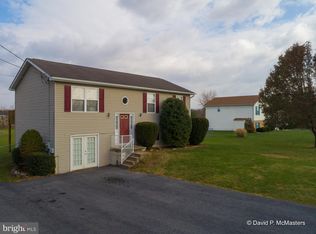 71 Dawn Ct, Bunker Hill, WV 25413