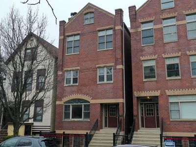 1352 W George St APT 1, Chicago, IL, 60657