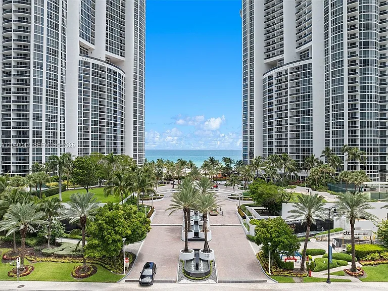 18201 Collins Ave #5201 — Photo 32