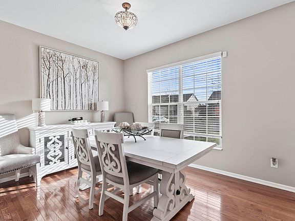 5th image of 198 Pebble Creek Dr