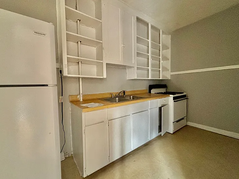 Afton Apartments — Photo 6