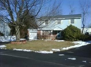 8 Duncan Dr, Latham, NY 12110