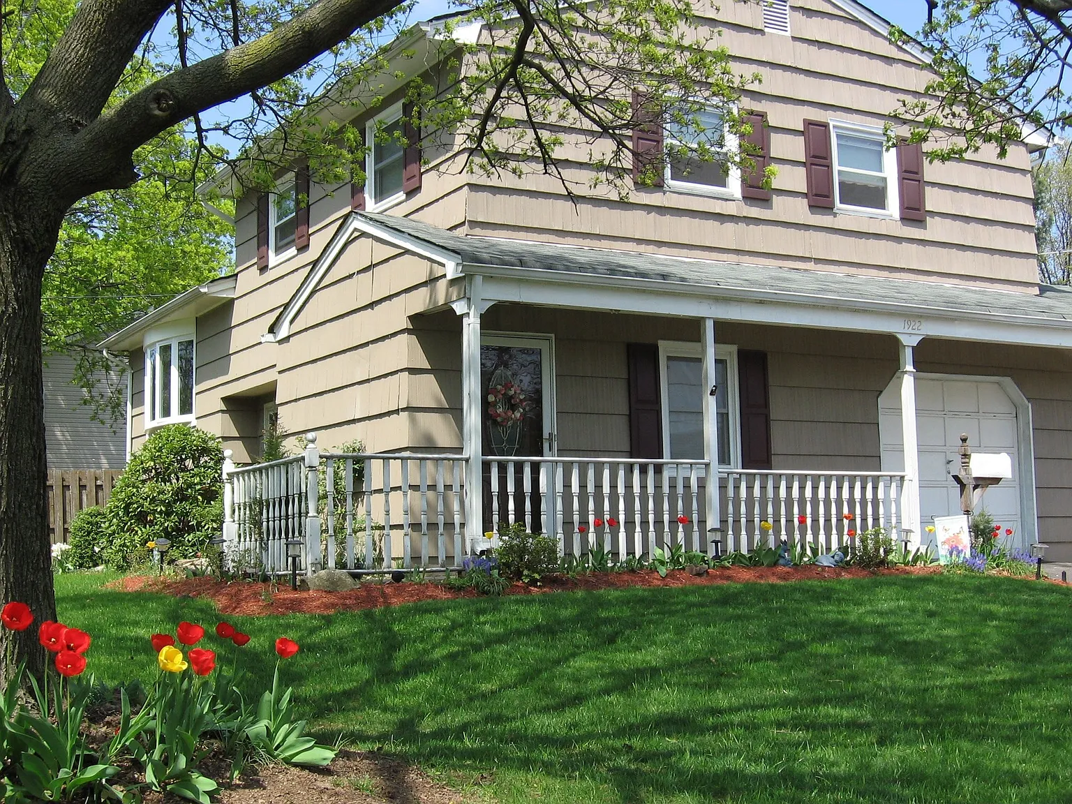 1922 Pershing Pl photo 1