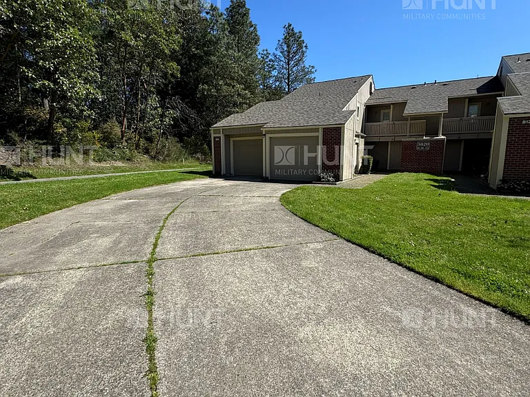3020 Albacore Cir #B10 — Photo 2