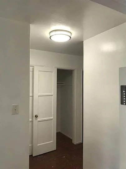 Silverlake Garden Apartments — Photo 38