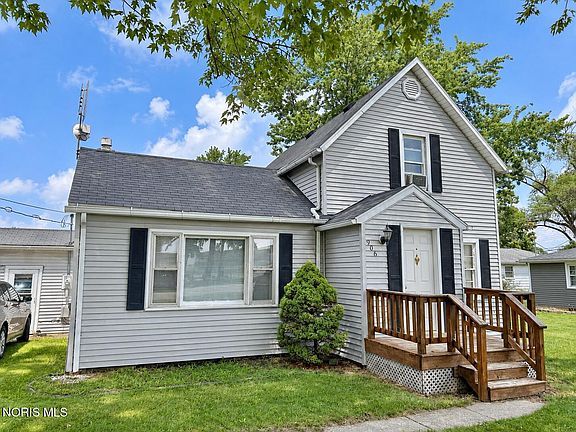 2nd image of 906 W Wayne St