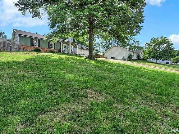 2nd image of 1728 Bayberry Ln