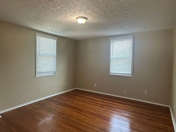 3rd image of 4106 Carter Ave