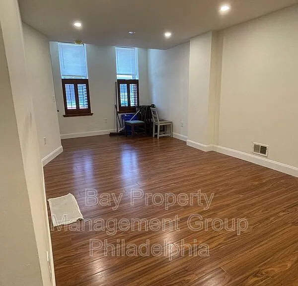 1432 W Venango St #1 — Photo 4