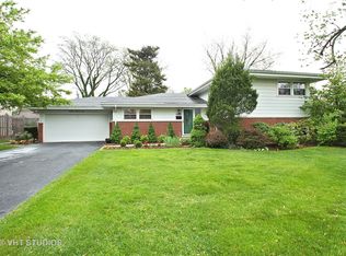 1409 Huntington Dr, Glenview, IL 60025