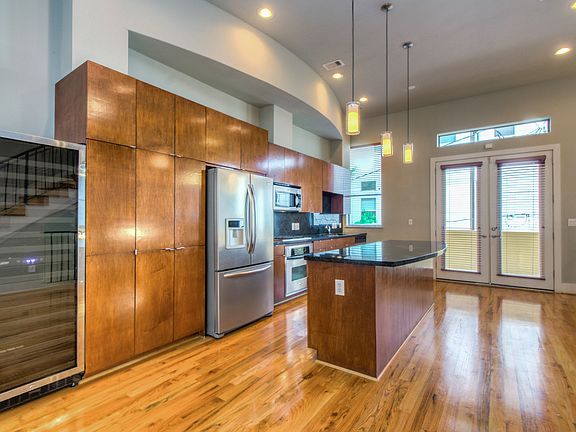 Kitchen Granite Counter-top.