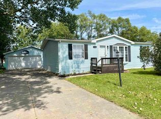 5382 Ebonywood Ln, Roscoe, IL 61073