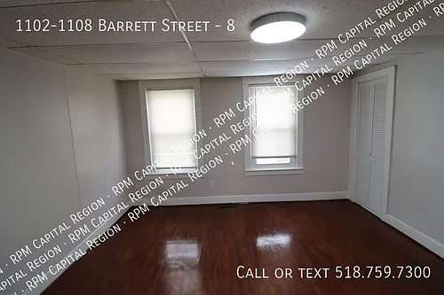 1102-1108 Barrett St Photo 1
