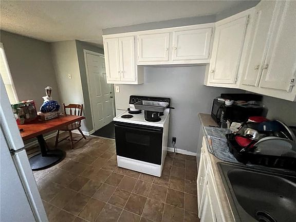 5th image of 8013 Montgall Ave