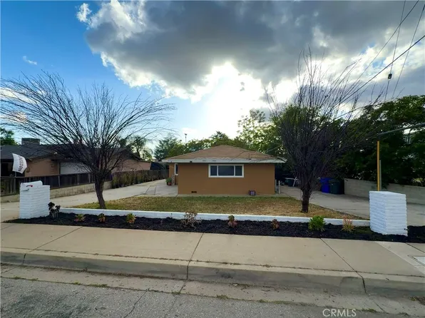 12426 2nd Ave, Yucaipa, CA 92399