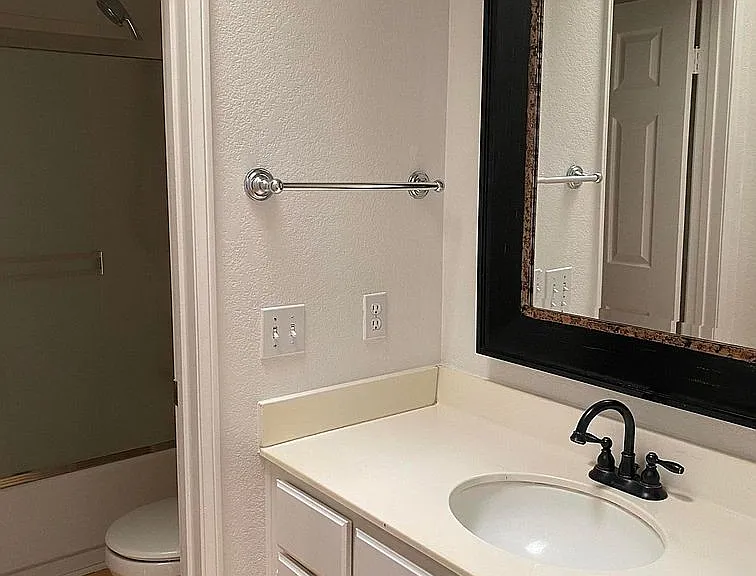 5533 Spanish Oak Ln #B — Photo 10