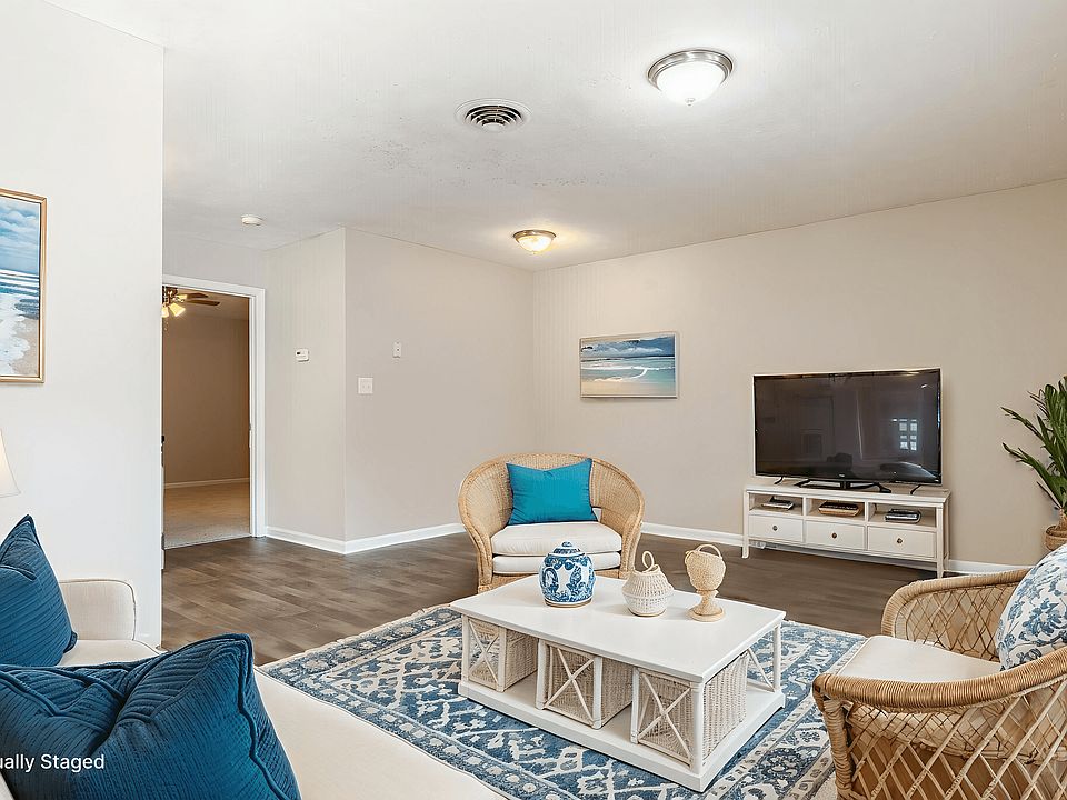 1st image of 48 Chateau Dr SE #D-12