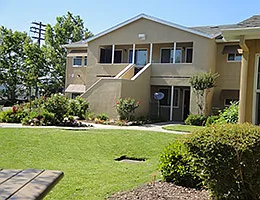 1 bed, 1.0 bath, $1,372 — Photo 2