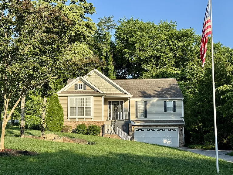 220 Konawa Ln — Photo 2
