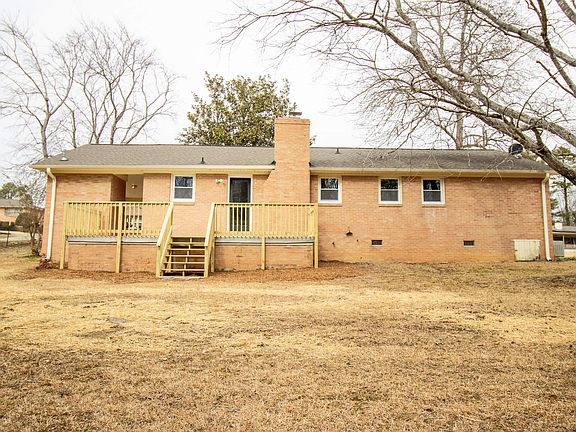 2nd image of 624 Creighton Dr