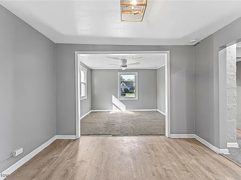 4475 Silverdale Rd — Photo 3