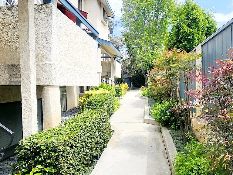 830 N Juanita Ave #4 — Photo 7