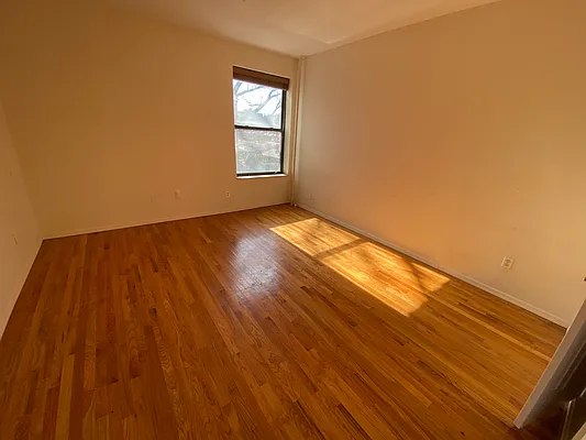 Rented by Voro, LLC | media 13