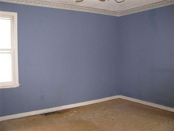 5th image of 235 Electra Ave
