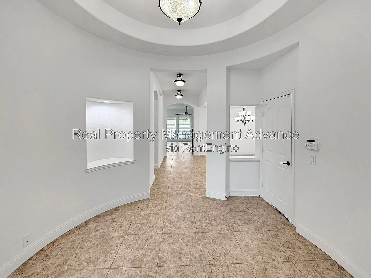 4 bed, 3.0 bath, 3066 sqft, $2,600 — Photo 3