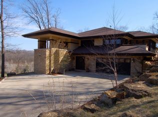 1328 S Springs Dr, Spring Green, WI 53588