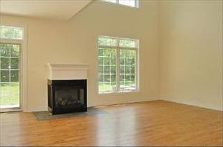 2nd image of 847 N Franklin Ave
