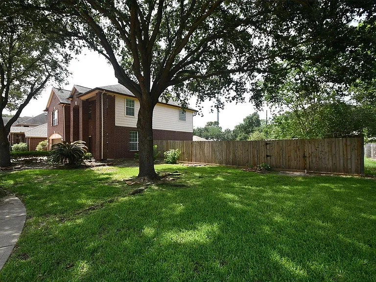 21610 Woodoak Ct — Photo 22