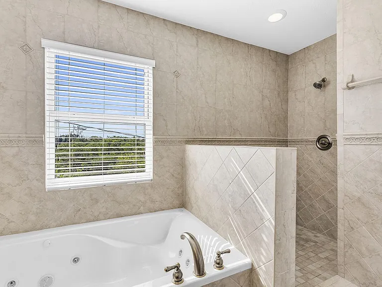 112 Seagull Ln — Photo 32