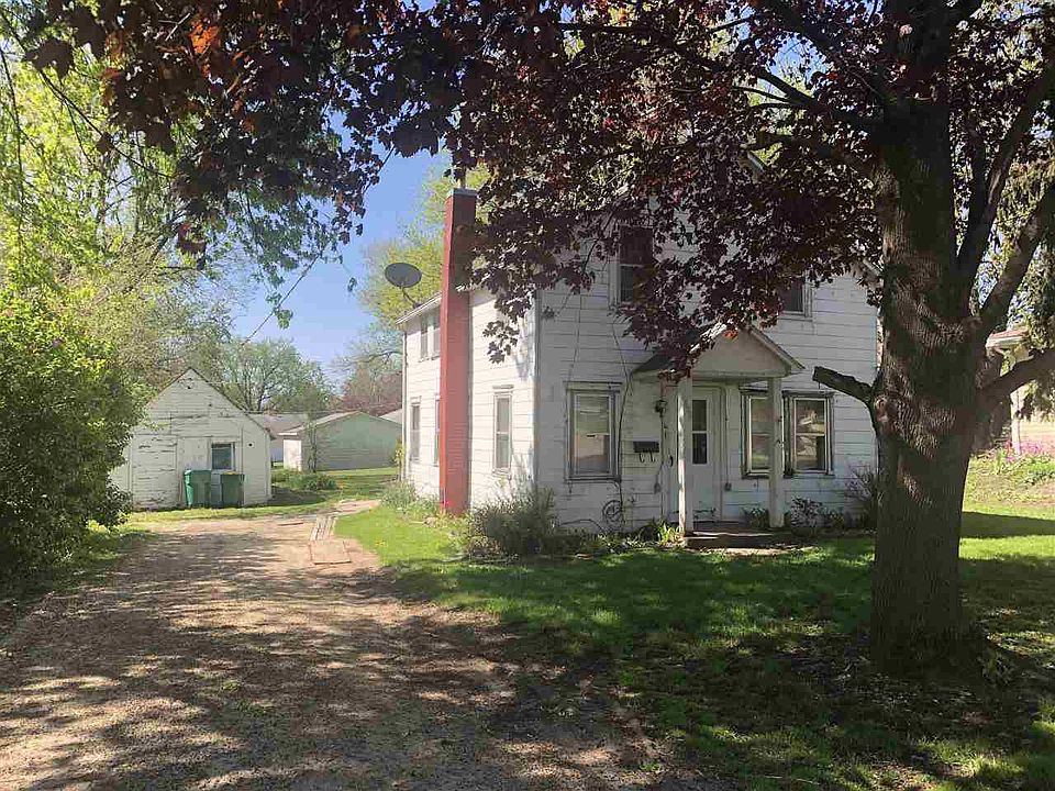 1st image of 713 7th St NE