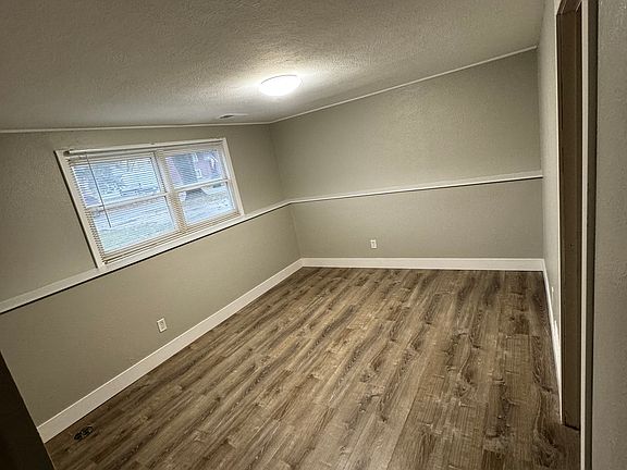 4th image of 1418 Meadowmoor Dr NE #1