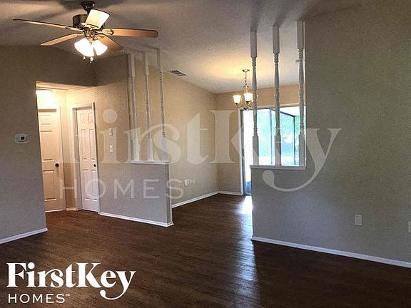 3rd image of 1083 Riggs St