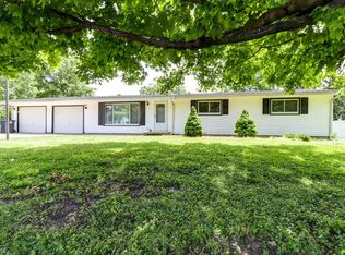 203 Eisenhower Dr, Philo, IL 61864