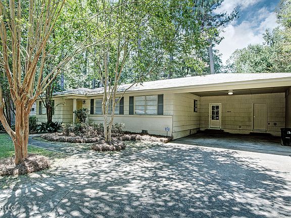 3rd image of 5473 Pine Lane Dr