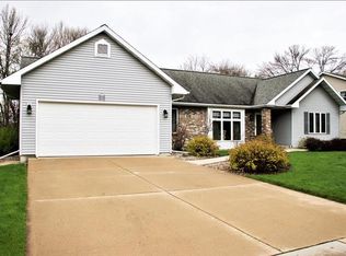 1171 Park Ridge Ave, Oshkosh, WI 54901