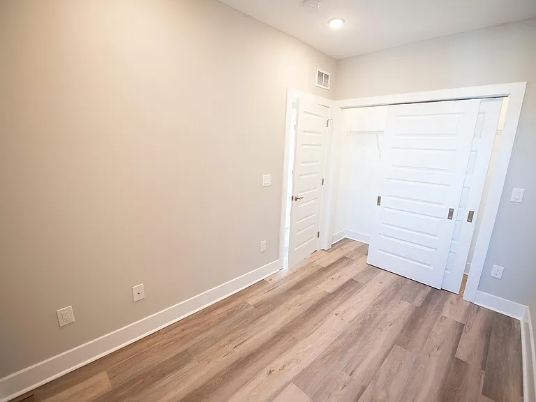 2835 W Oxford St #2 — Photo 6