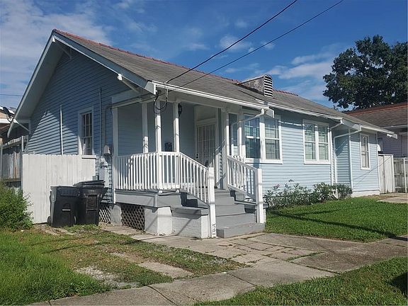 2nd image of 3803 Delachaise St