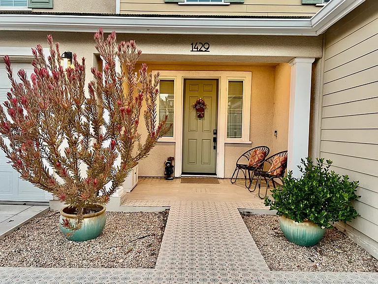 1429 S Wilshire Ave — Photo 3