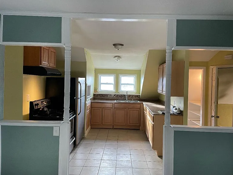 8-10 Sanford Ave #3 — Photo 8