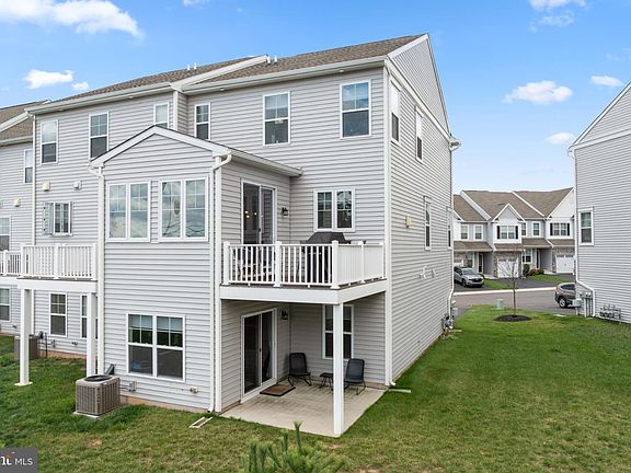 2nd image of 150 Larrabee Way