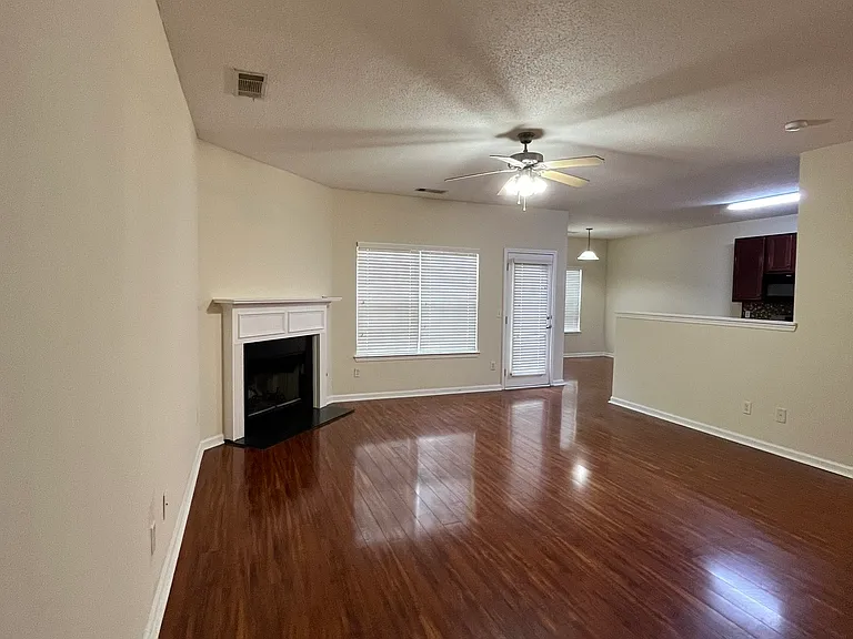 166 Seabreeze Ct — Photo 6