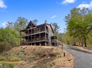 985 King Branch Rd, Sevierville, TN 37876